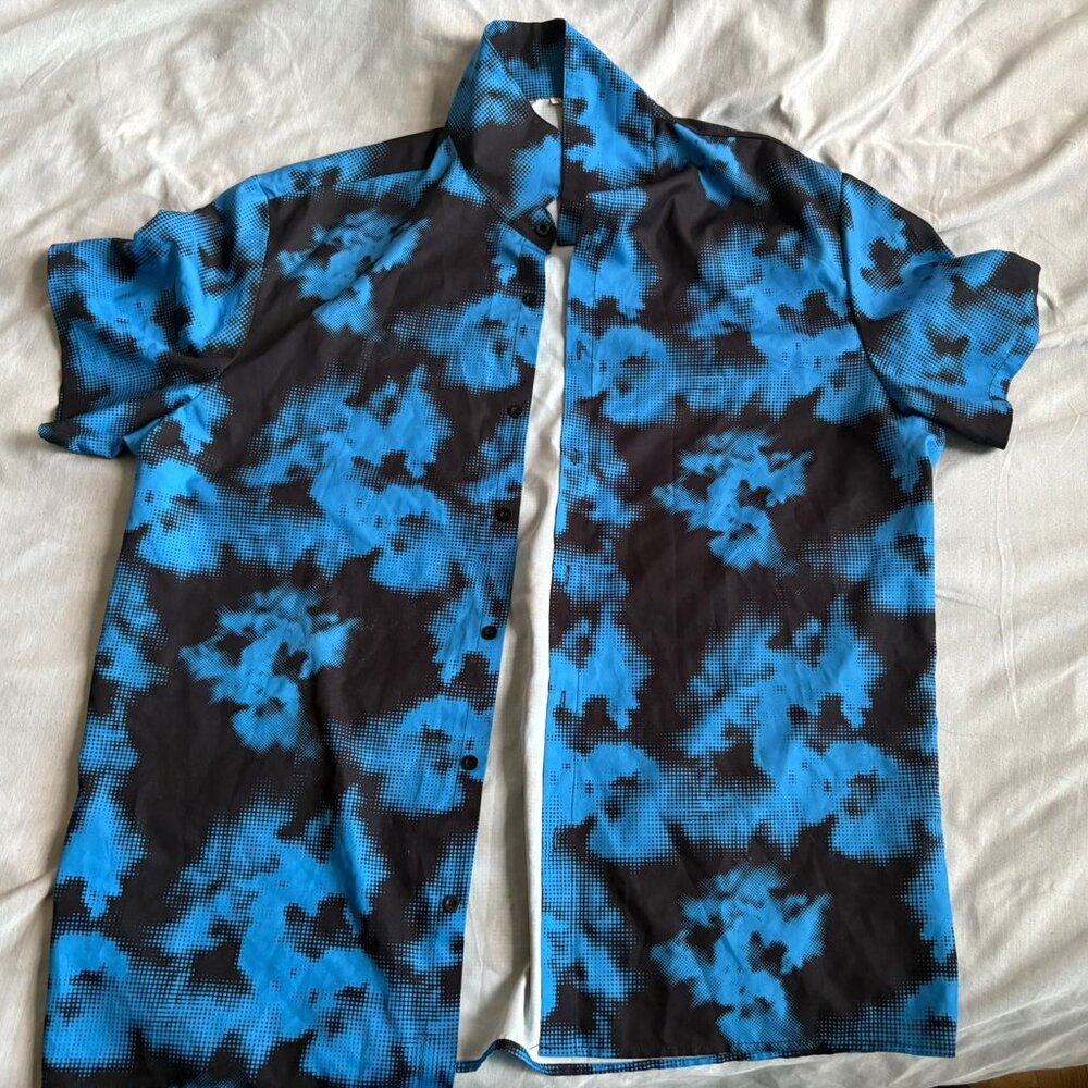 Men's Blue & Black Abstract Print Short Sleeve Button-Up Shirt